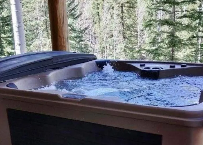 Hot Tub & Mtn Views: Woodsy In Hébergement de vacances Greer