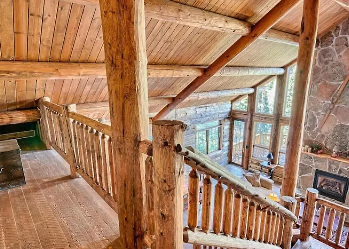 Hot Tub & Mtn Views: Woodsy In *