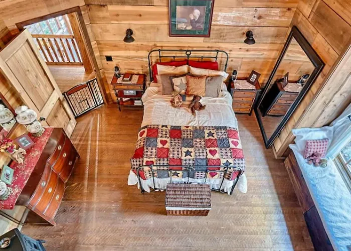 Hébergement de vacances Hot Tub & Mtn Views: Woodsy In Greer