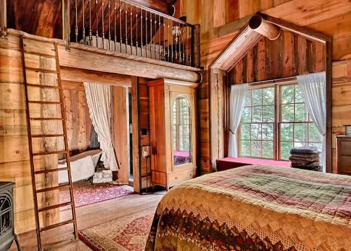 Hébergement de vacances Hot Tub & Mtn Views: Woodsy In Greer